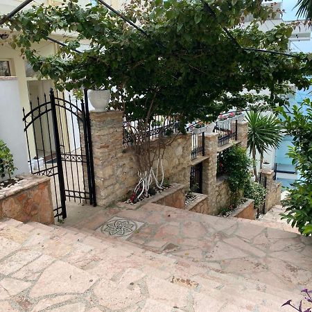 Apartamente Berti`s Garden Sarandë Exterior foto