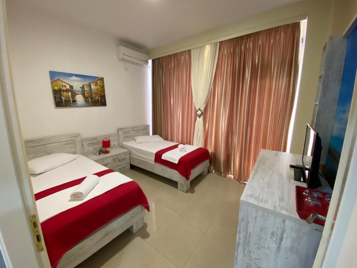 Apartamente Berti`s Garden Sarandë Exterior foto