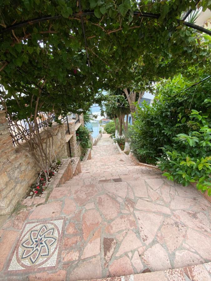 Apartamente Berti`s Garden Sarandë Exterior foto